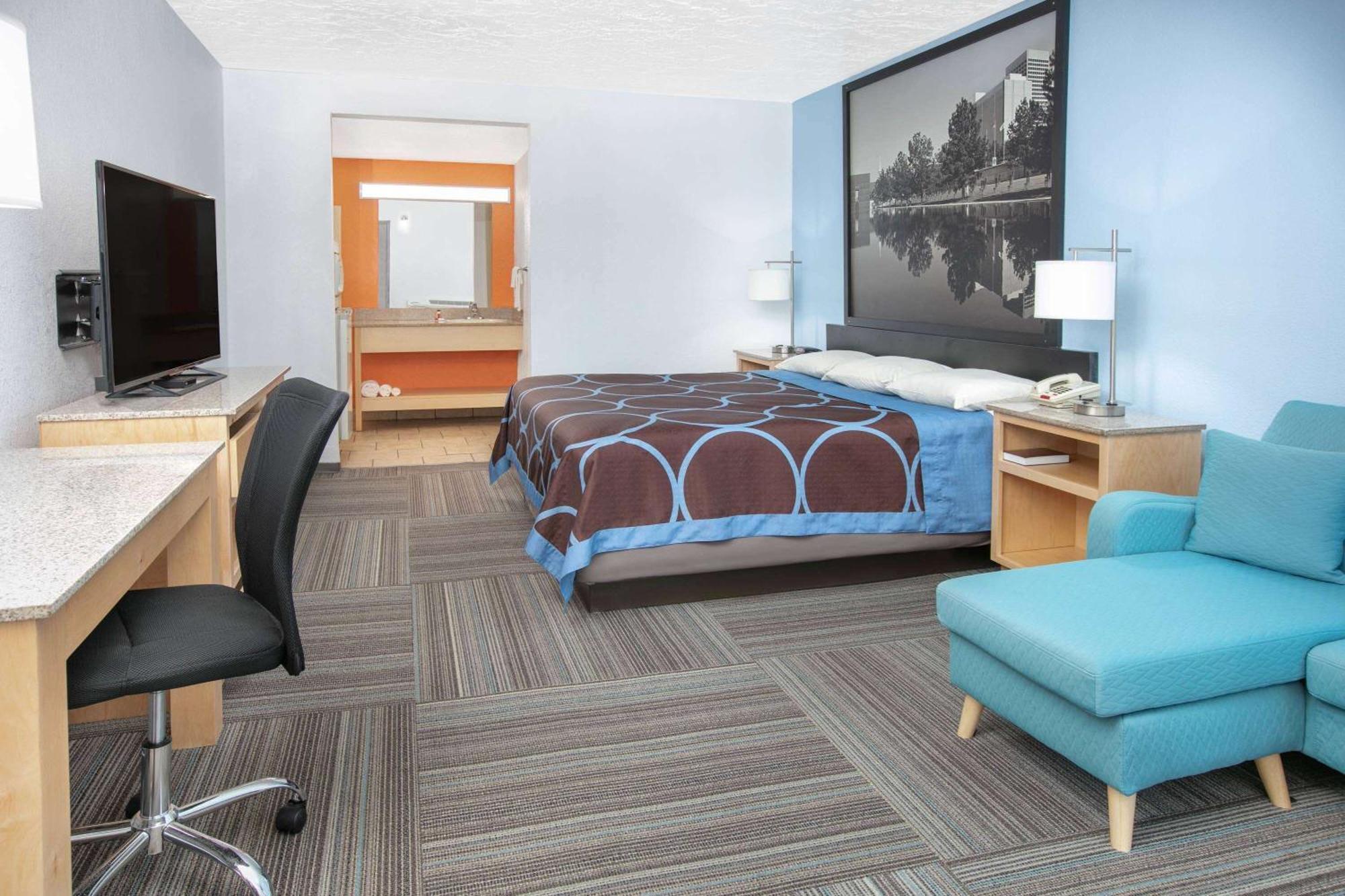Hotel Super 8 By Wyndham Of Moore